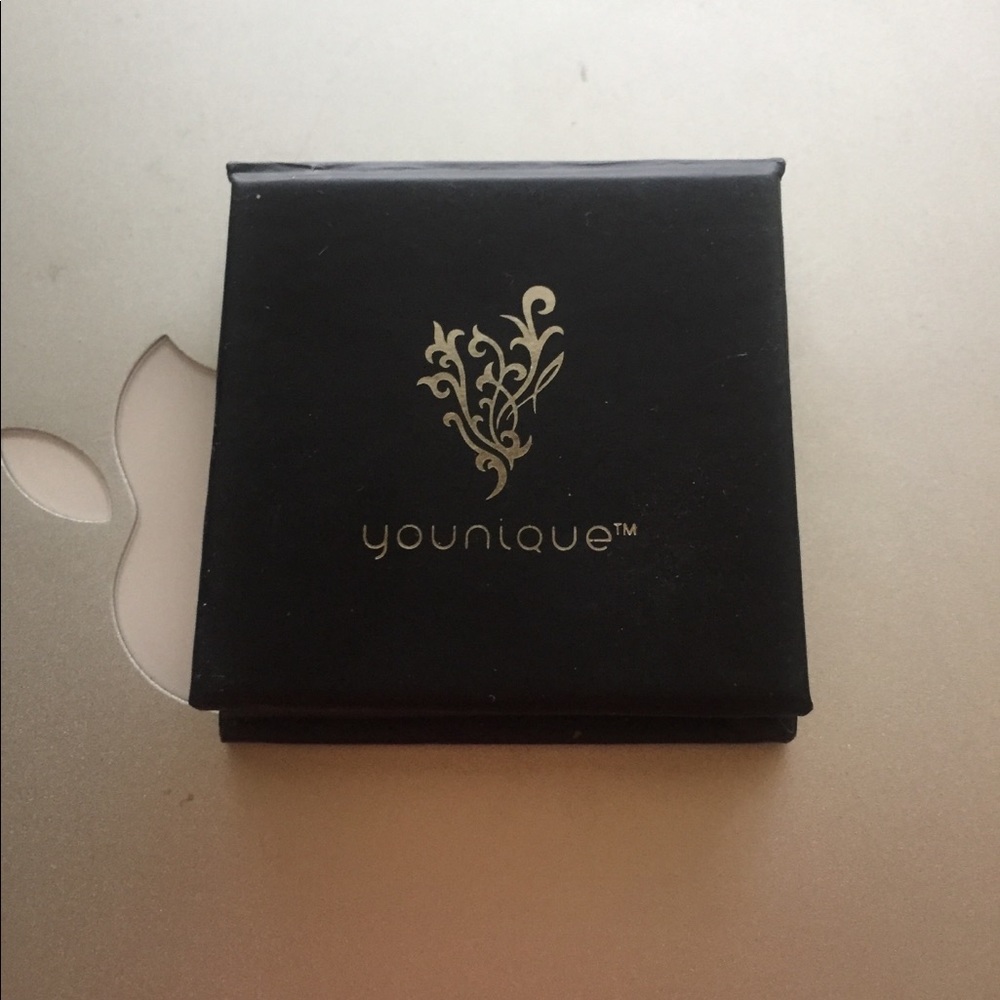 Younique “Agile” eyeshadow